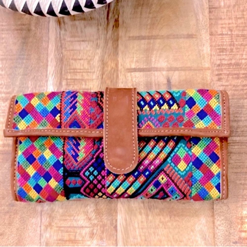 Trifold Embroidered Leather Clutch Wallet Artisan made Excellent Conditi…